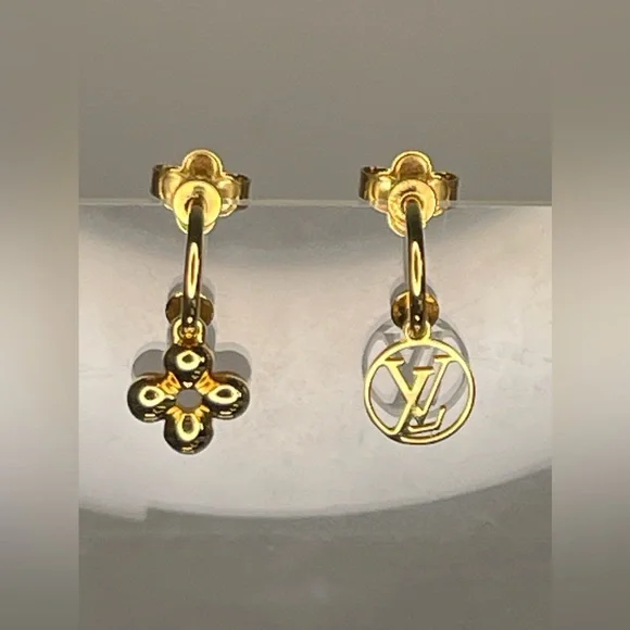 Louis Vuitton Monogram Boucle D'oreille Blooming Earrings - Picture 2 of 9